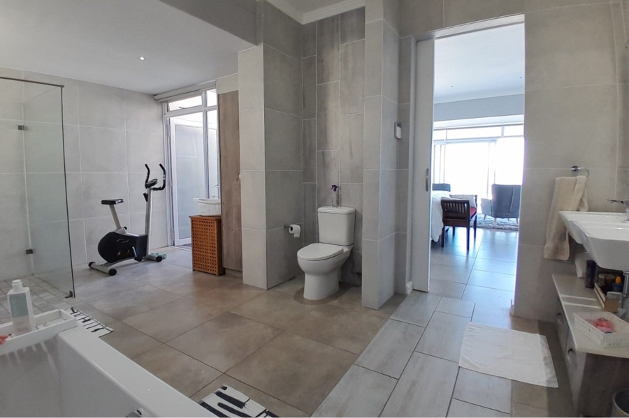 4 Bedroom Property for Sale in Yzerfontein Western Cape